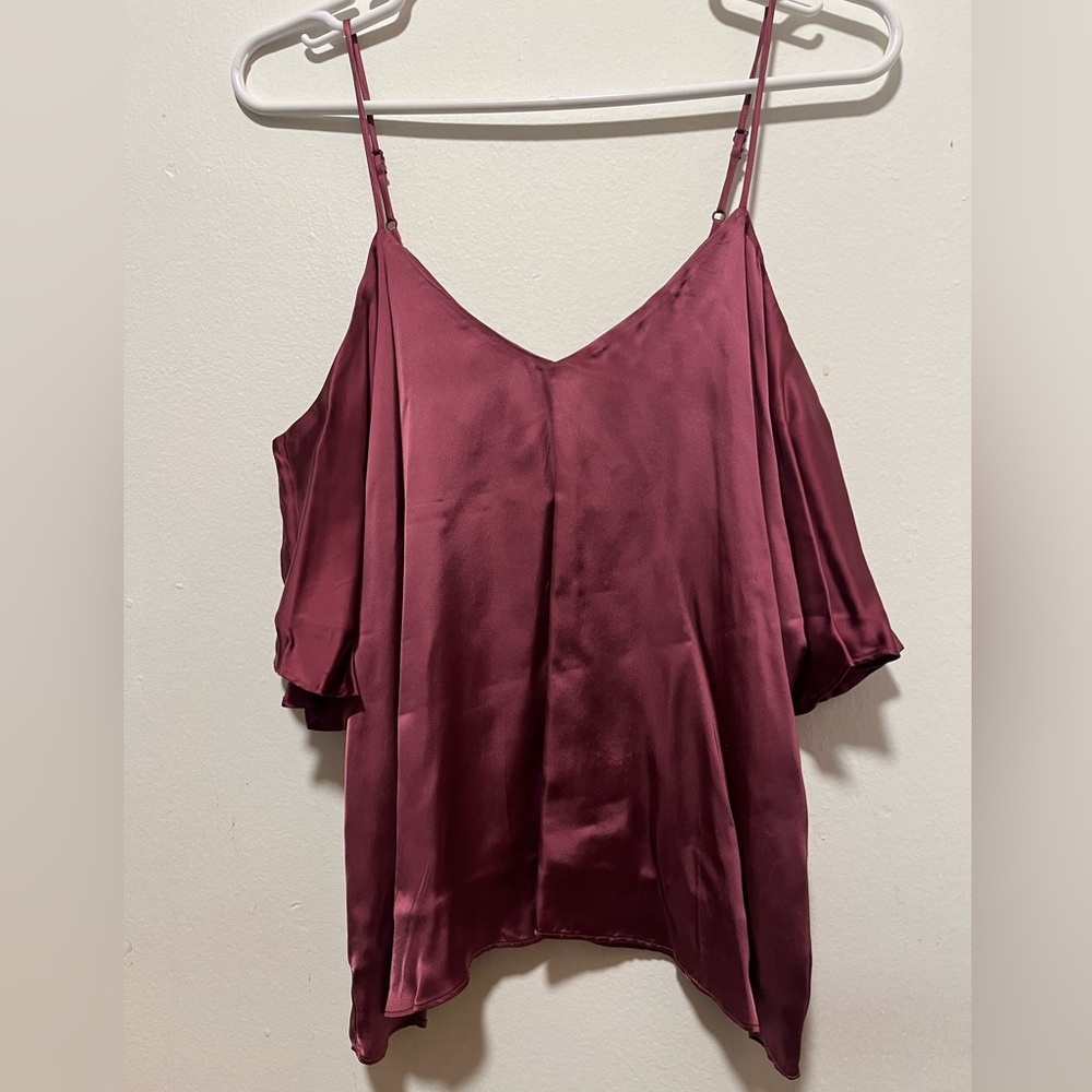 Wilfred Aritzia Draveil blouse - cold shoulder blouse Burgundy color size S